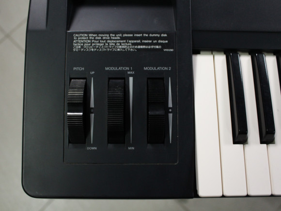 YAMAHA SY99 синтезатор Б/У. Музыка обретет еще больше мощи и энергии. 