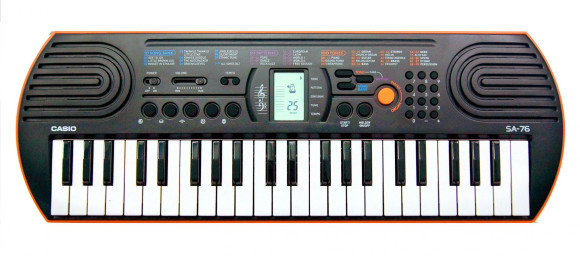 Синтезатор CASIO SA-76. Музыка обретет еще больше мощи и энергии. 